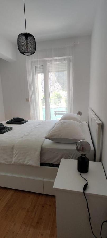 Barakokula Apartment โอมิช ภายนอก รูปภาพ