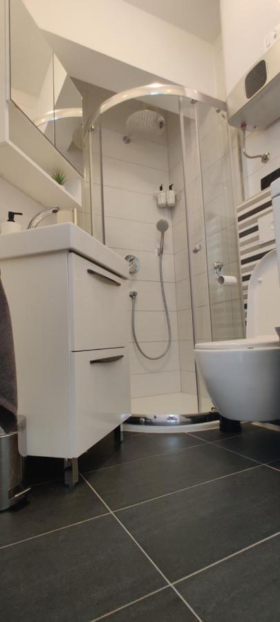Barakokula Apartment โอมิช ภายนอก รูปภาพ
